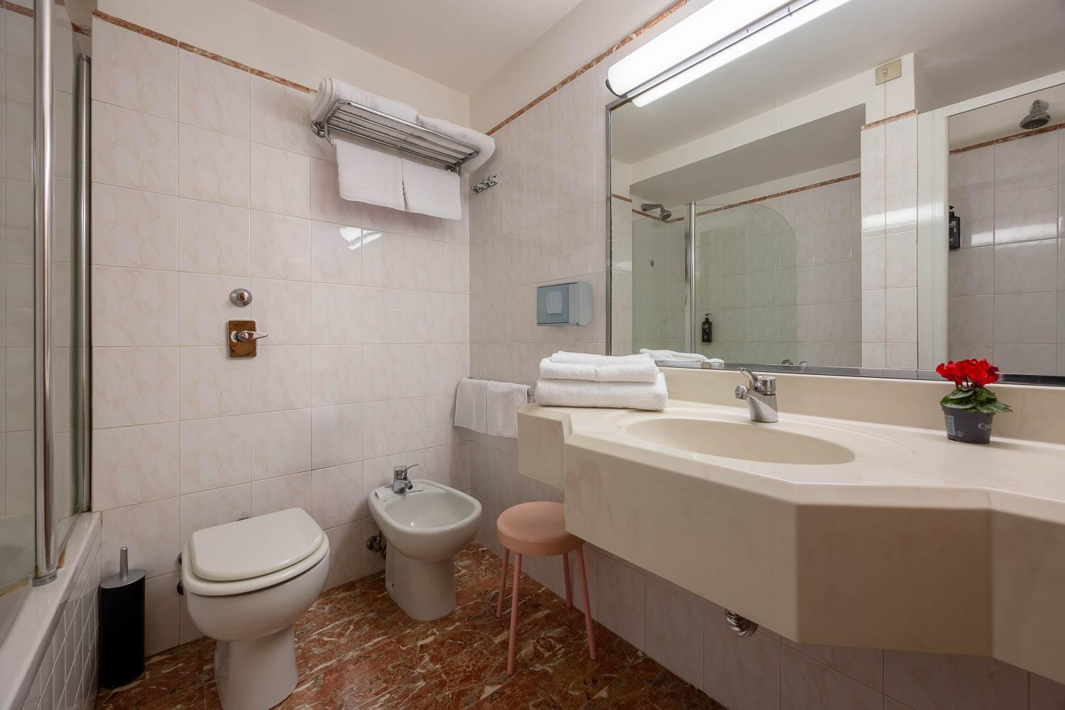 Ih Hotels Milano Eur - Trezzano Sul Naviglio Exterior foto
